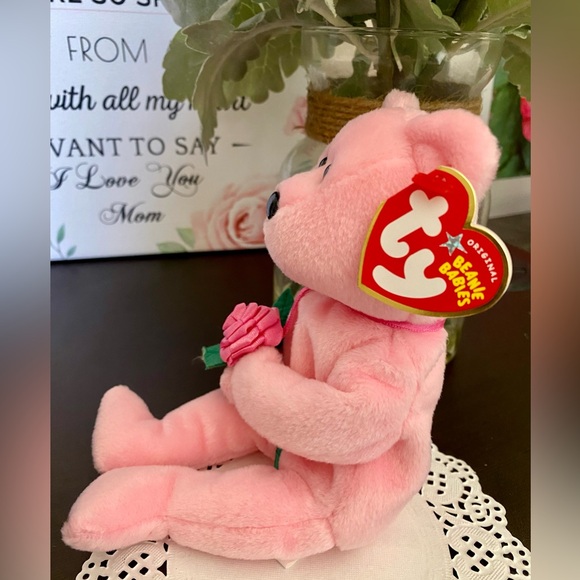 💐 “MOM-E” RETIRED TY BEANIE BABY BEAR. MINT W/MINT TAGS! DATED 2005! APPROX 8”. - Picture 3 of 7